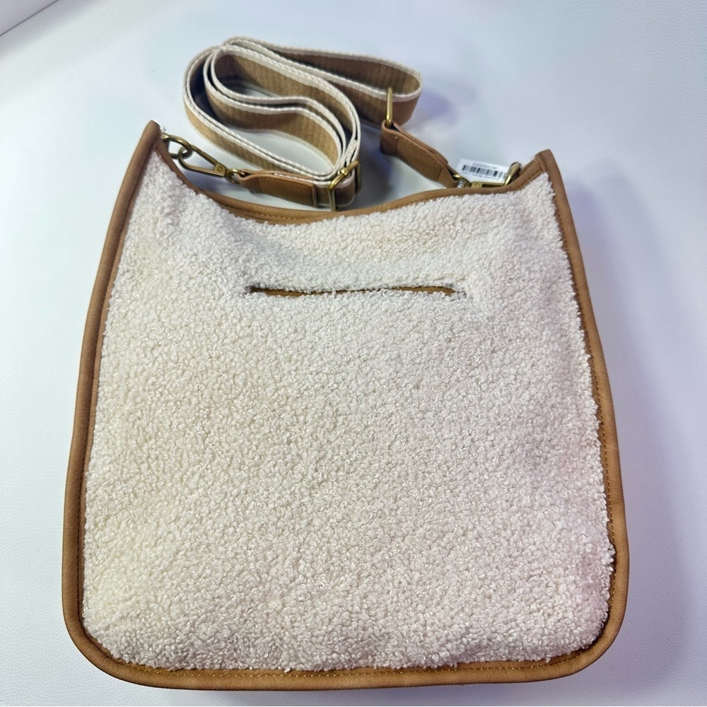 NEW Women’s Style & Co Sherpa Shoulder/Crossbody Bag Cream/Tan - Picture 4 of 8